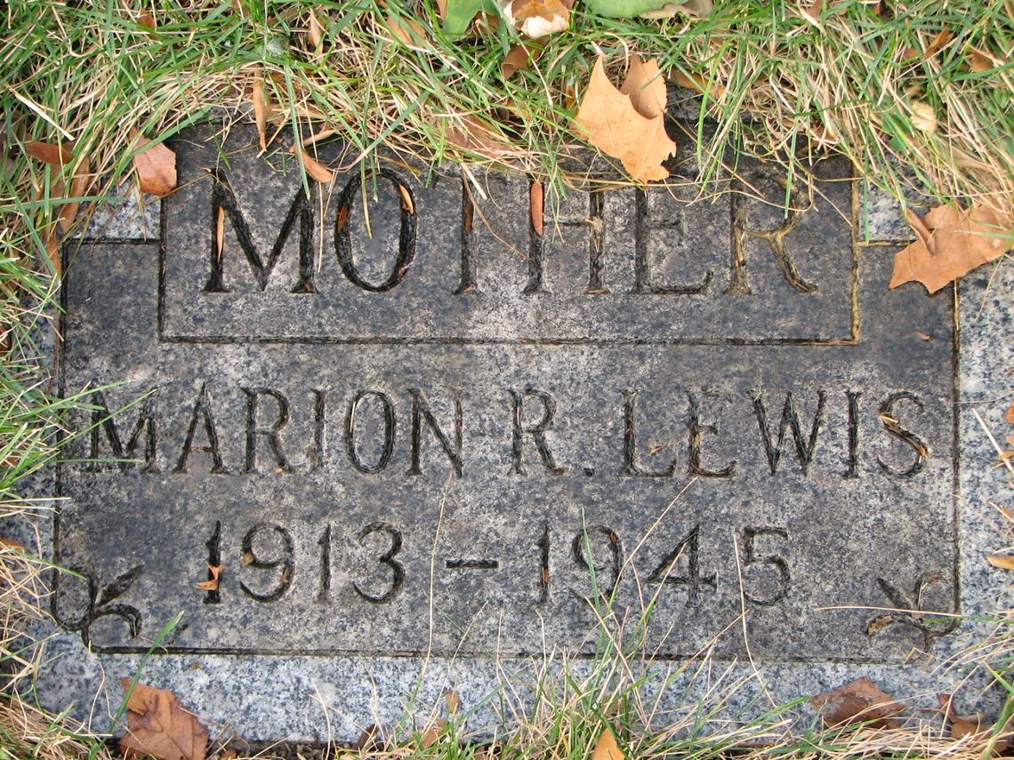 Marion Robb Lewis 1913-1945 Sect E row 5